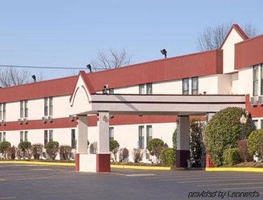 Super 8 By Wyndham Knoxville Downtown Area Esterno foto