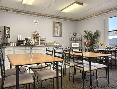 Super 8 By Wyndham Knoxville Downtown Area Ristorante foto